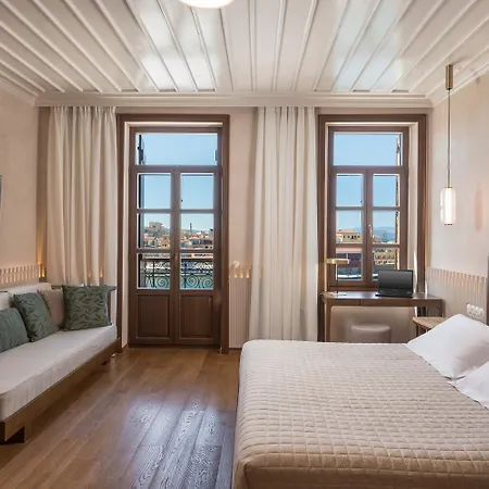 Palazzo Del Rettore アパートホテル 4*